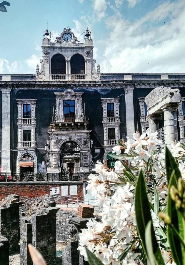 Lavica Di Mezzo Apartments Catania Exterior foto