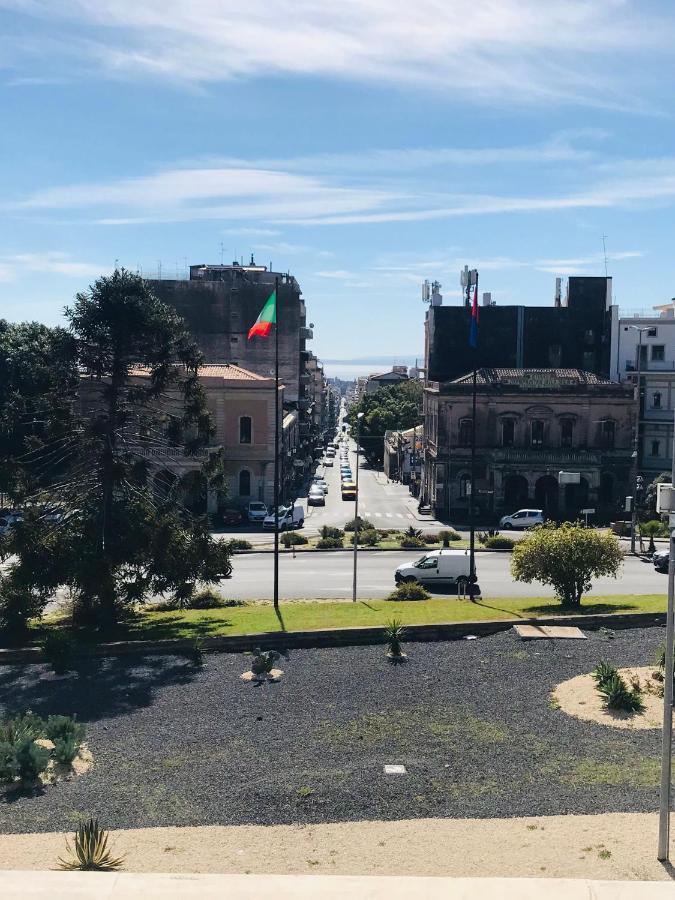 Lavica Di Mezzo Apartments Catania Exterior foto