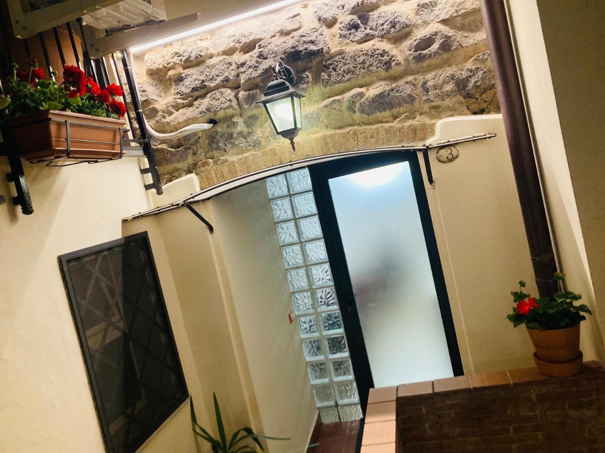 Lavica Di Mezzo Apartments Catania Exterior foto