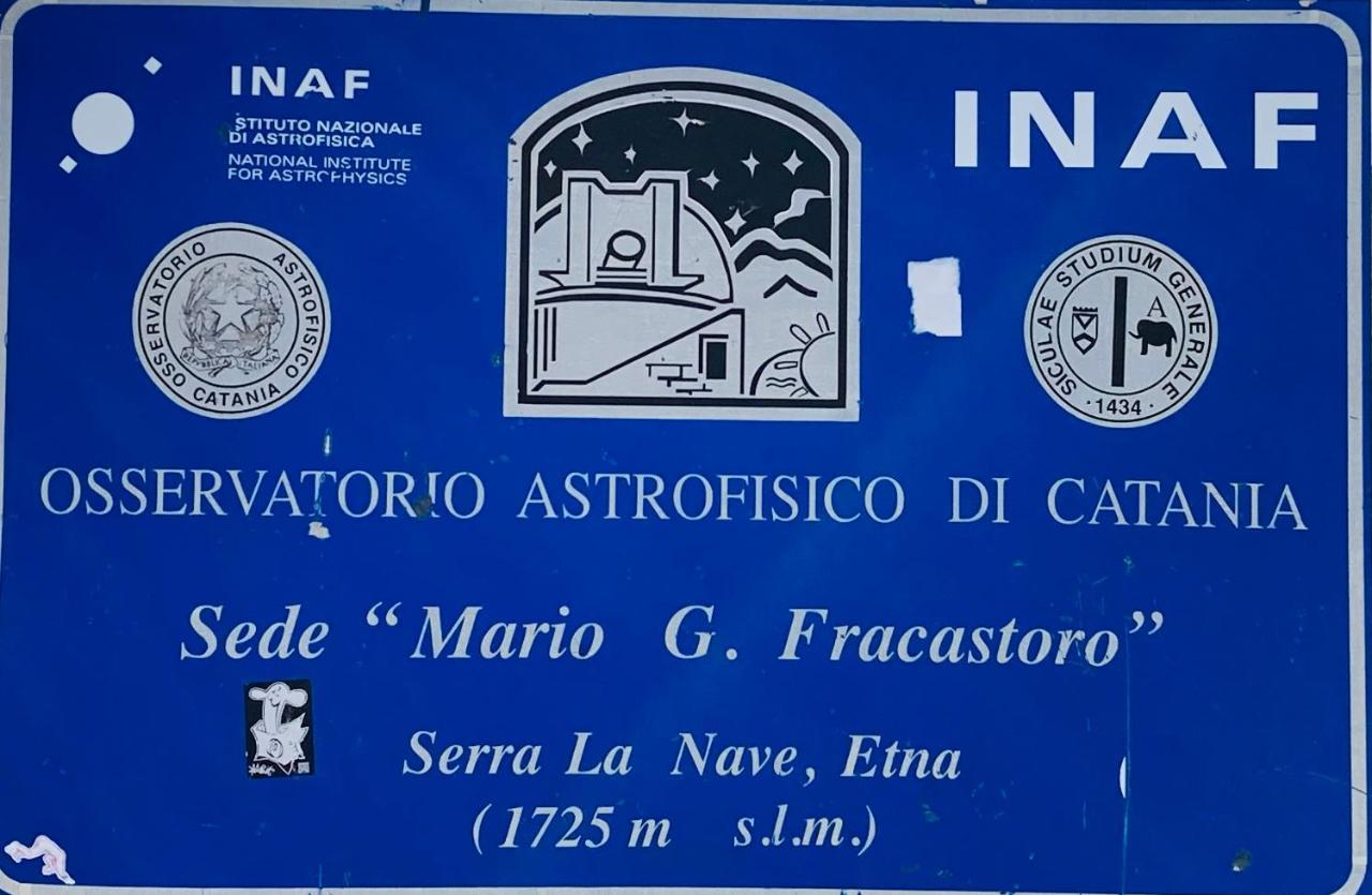 Lavica Di Mezzo Apartments Catania Exterior foto